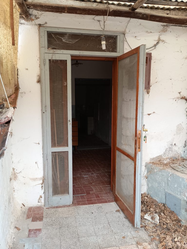Casa indipendente con terreno e garage (c.da Mirricchio, 3-4)