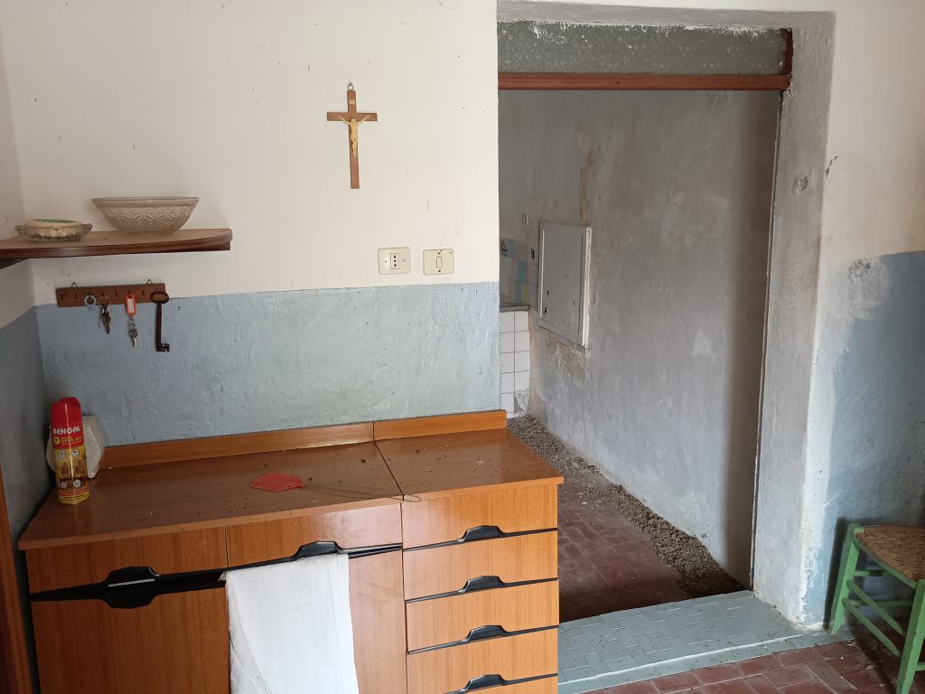 Casa indipendente con terreno e garage (c.da Mirricchio, 3-4)