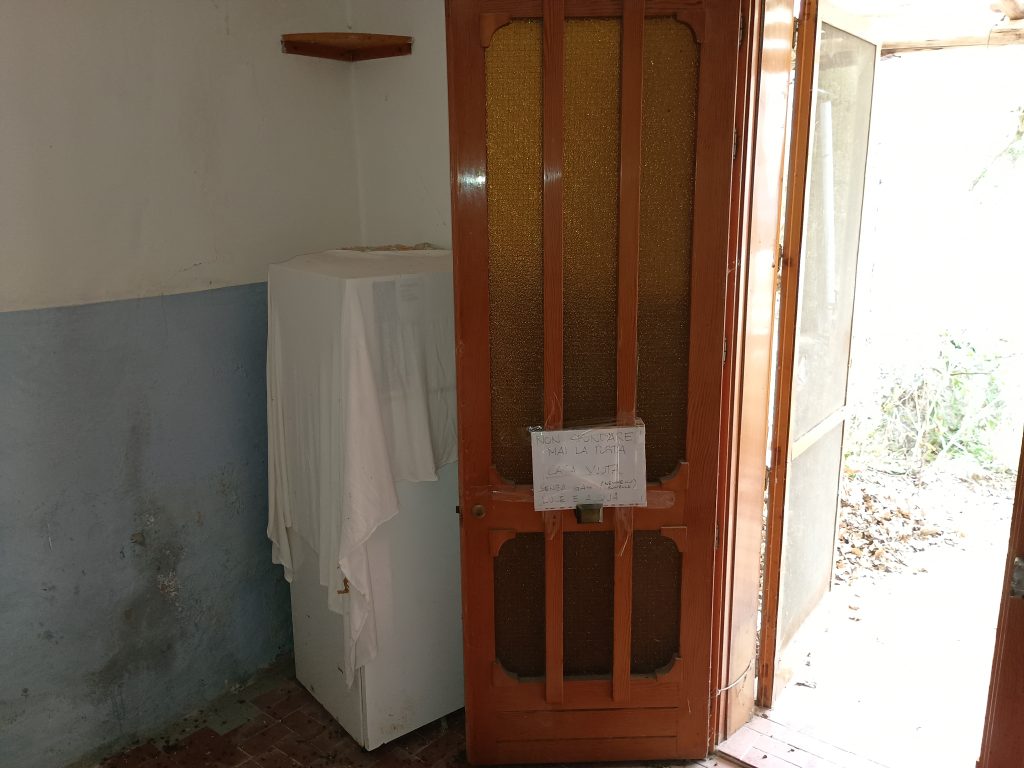 Casa indipendente con terreno e garage (c.da Mirricchio, 3-4)