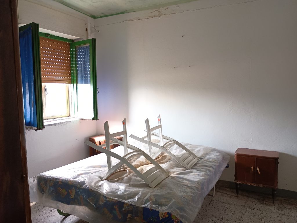 Casa indipendente con terreno e garage (c.da Mirricchio, 3-4)