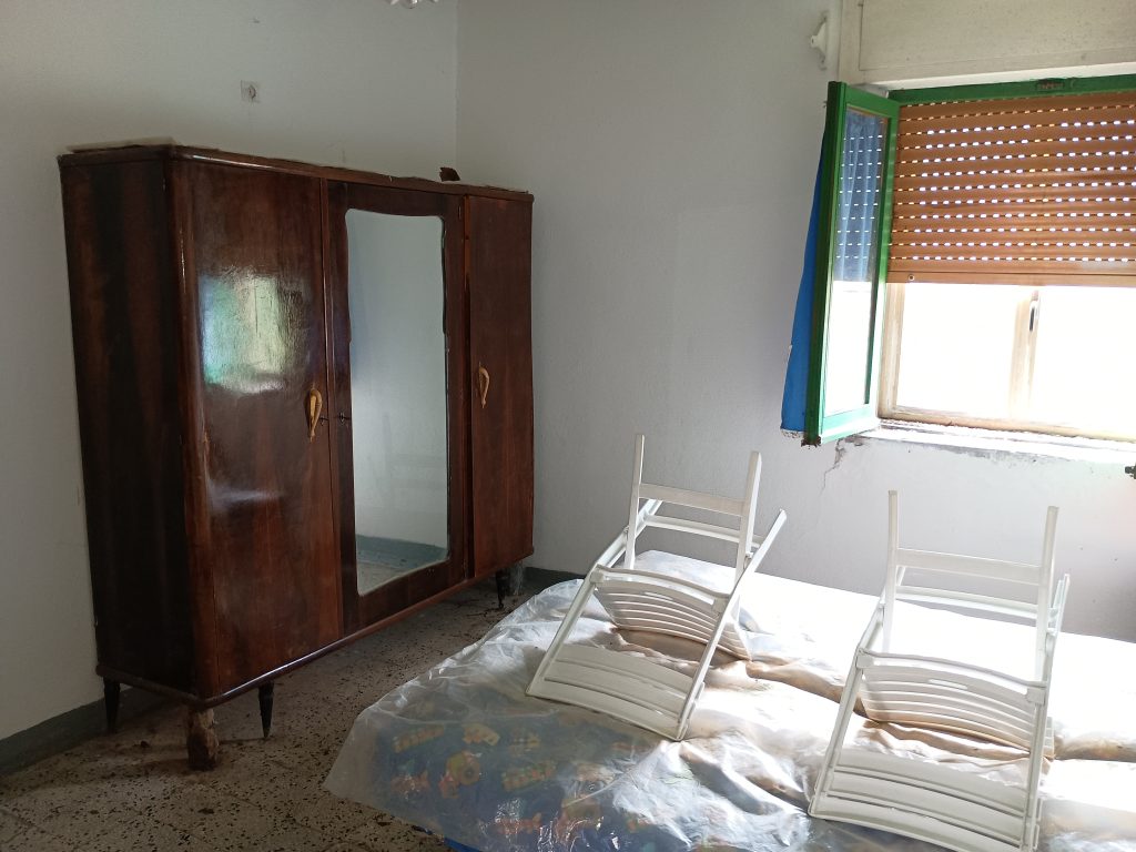 Casa indipendente con terreno e garage (c.da Mirricchio, 3-4)