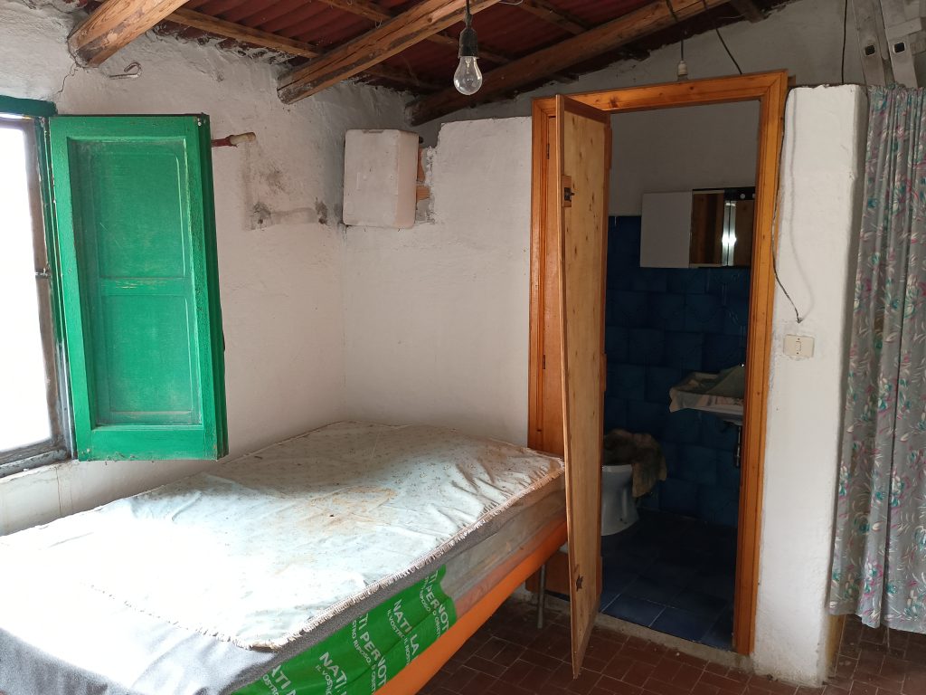 Casa indipendente con terreno e garage (c.da Mirricchio, 3-4)