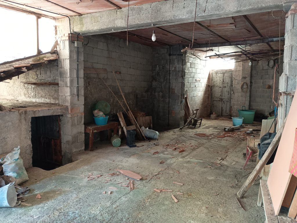 Casa indipendente con terreno e garage (c.da Mirricchio, 3-4)