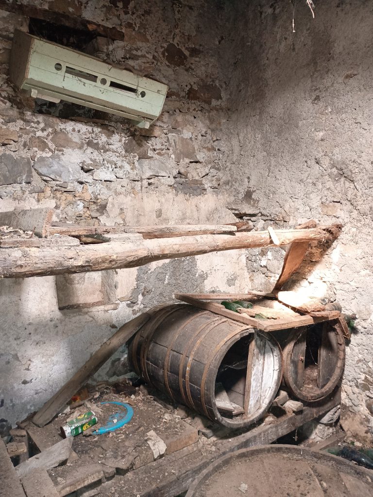 Casa indipendente con terreno e garage (c.da Mirricchio, 3-4)