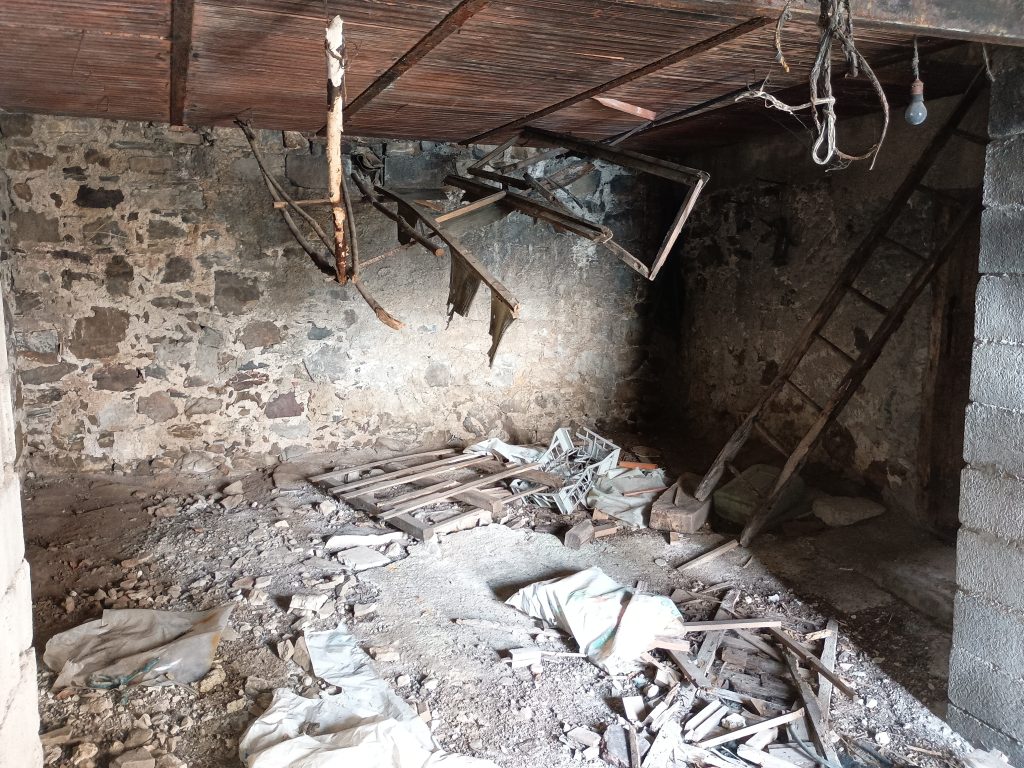 Casa indipendente con terreno e garage (c.da Mirricchio, 3-4)