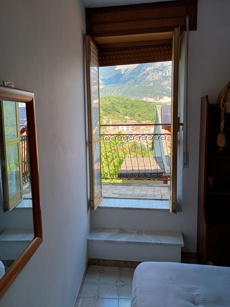 Casa indipendente nel centro storico (via Prati, 3)
