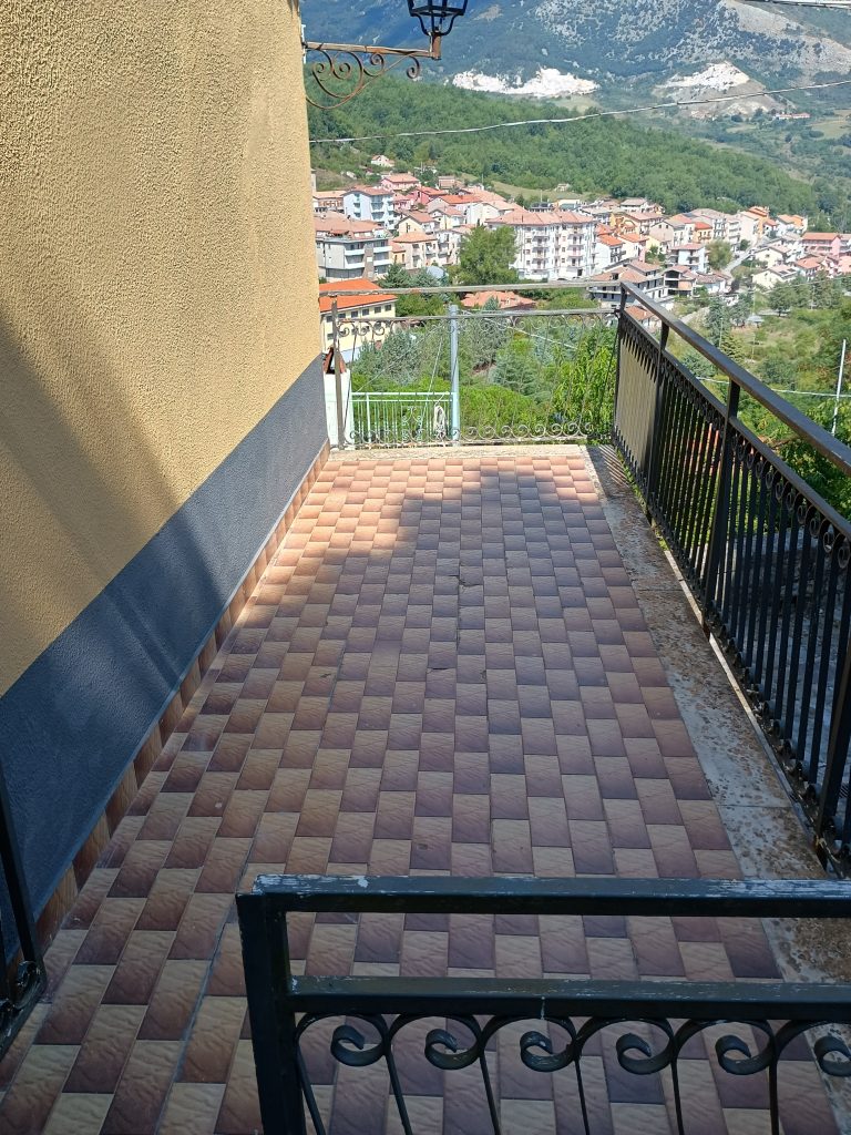 Casa indipendente nel centro storico (via Prati, 3)