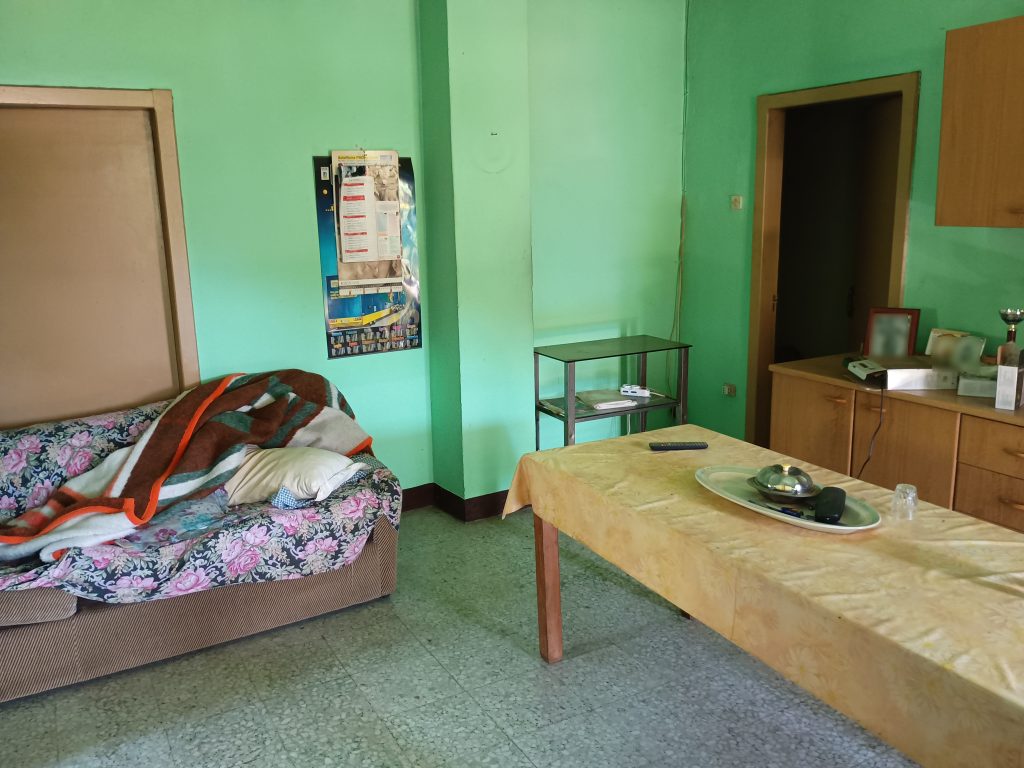 Casa indipendente con terreno e garage (c.da Cerri, 46)
