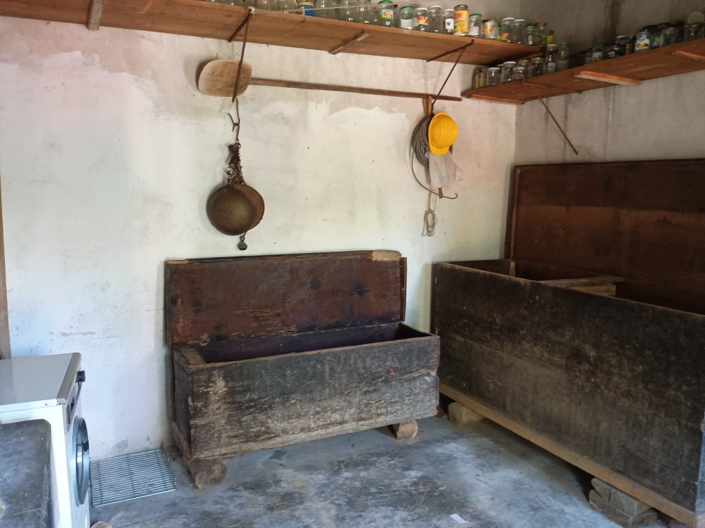 Casa indipendente con terreno e garage (c.da Cerri, 46)