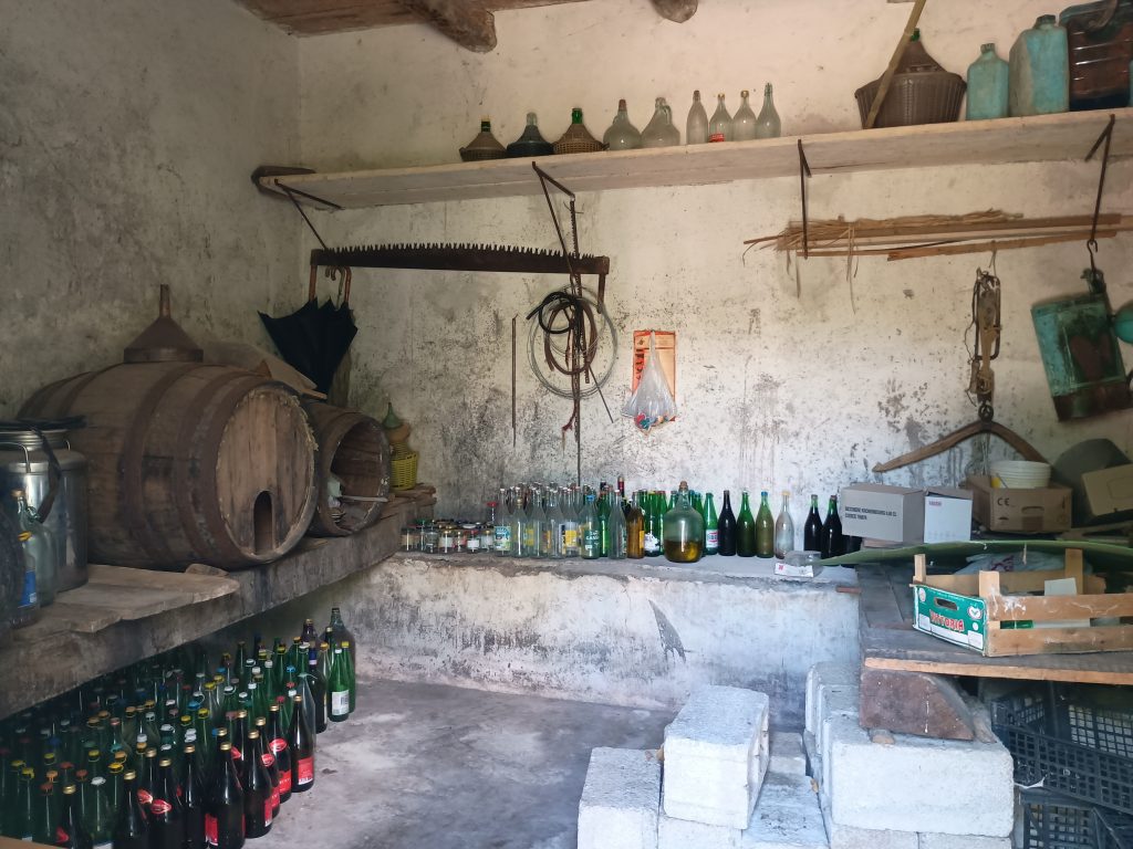 Casa indipendente con terreno e garage (c.da Cerri, 46)