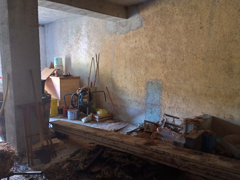 Casa indipendente con terreno e garage (c.da Cerri, 46)