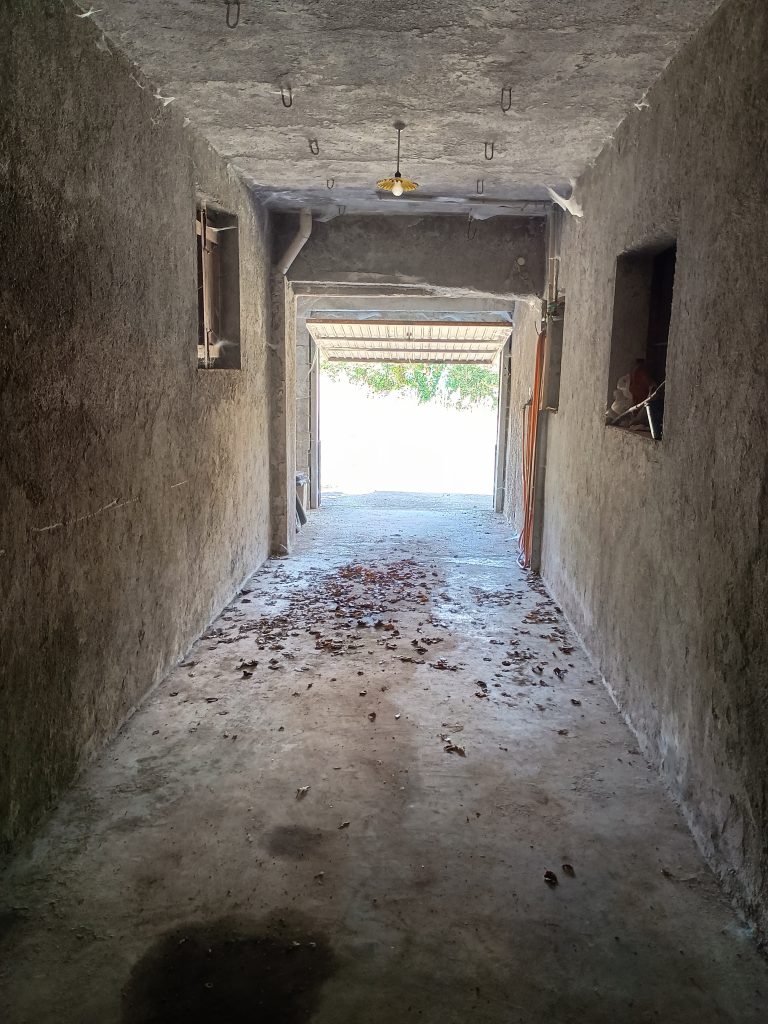 Casa indipendente con terreno e garage (c.da Cerri, 46)
