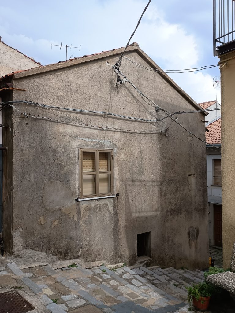 Detached house in the historic center (via Tacito, 1)