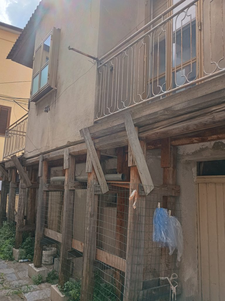 Detached house in the historic center (via Tacito, 1)