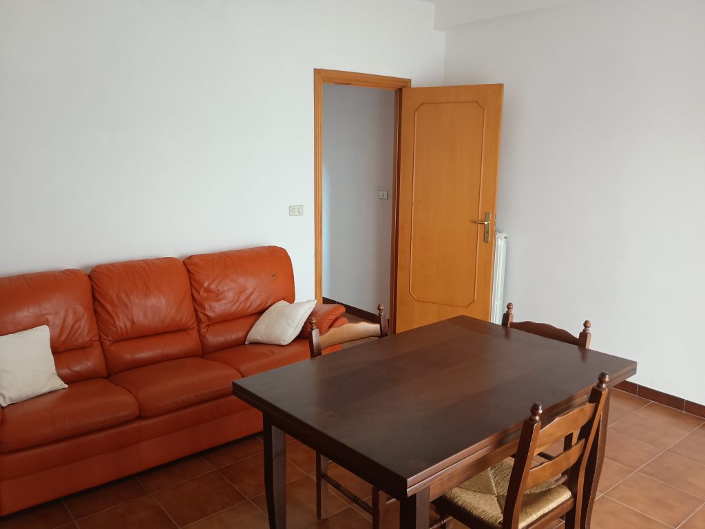Casa indipendente nel centro urbano (via Zanardelli, 15)