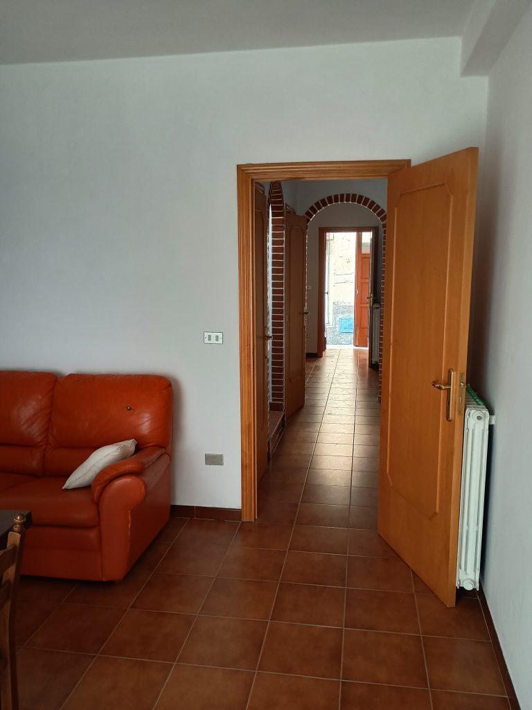 Casa indipendente nel centro urbano (via Zanardelli, 15)