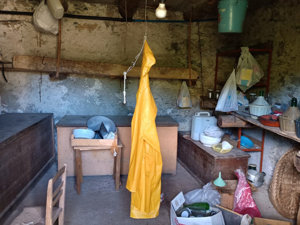 Casa indipendente con garage e terreno (c.da Lucarelli, 53)