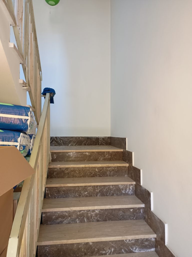 Casa indipendente con garage e terreno (c.da Lucarelli, 53)