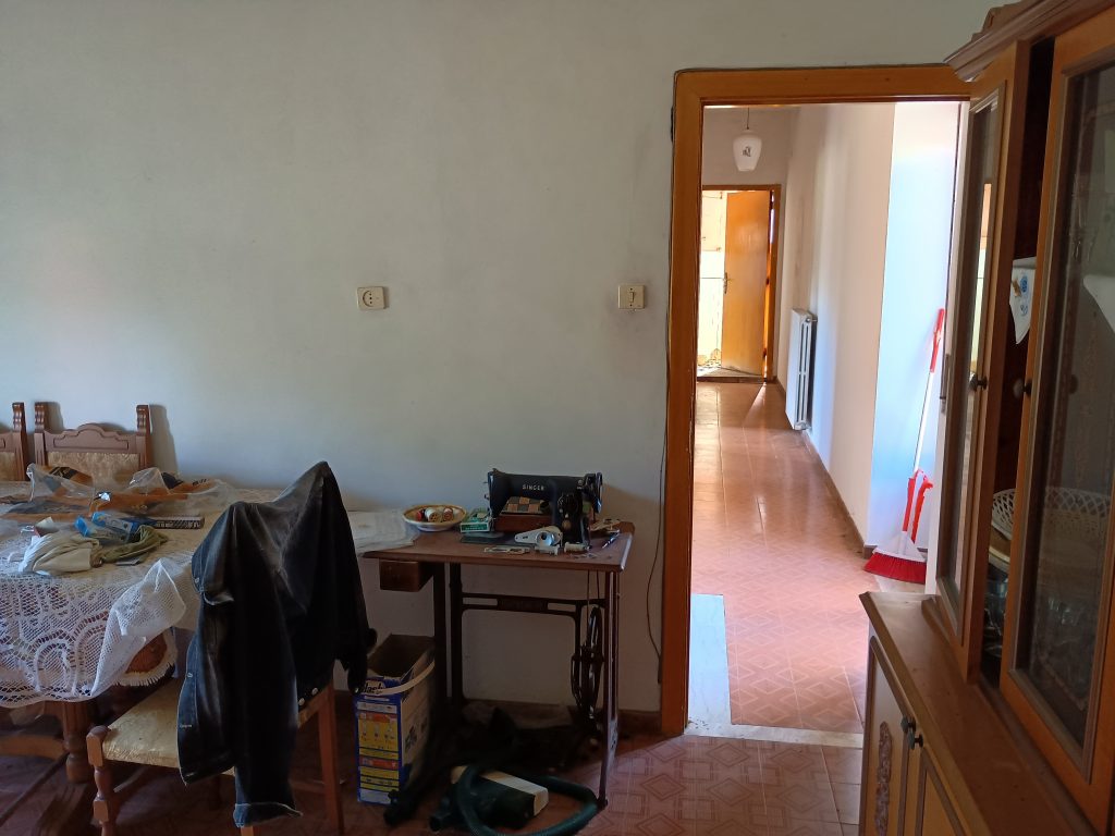 Casa indipendente con garage e terreno (c.da Lucarelli, 53)