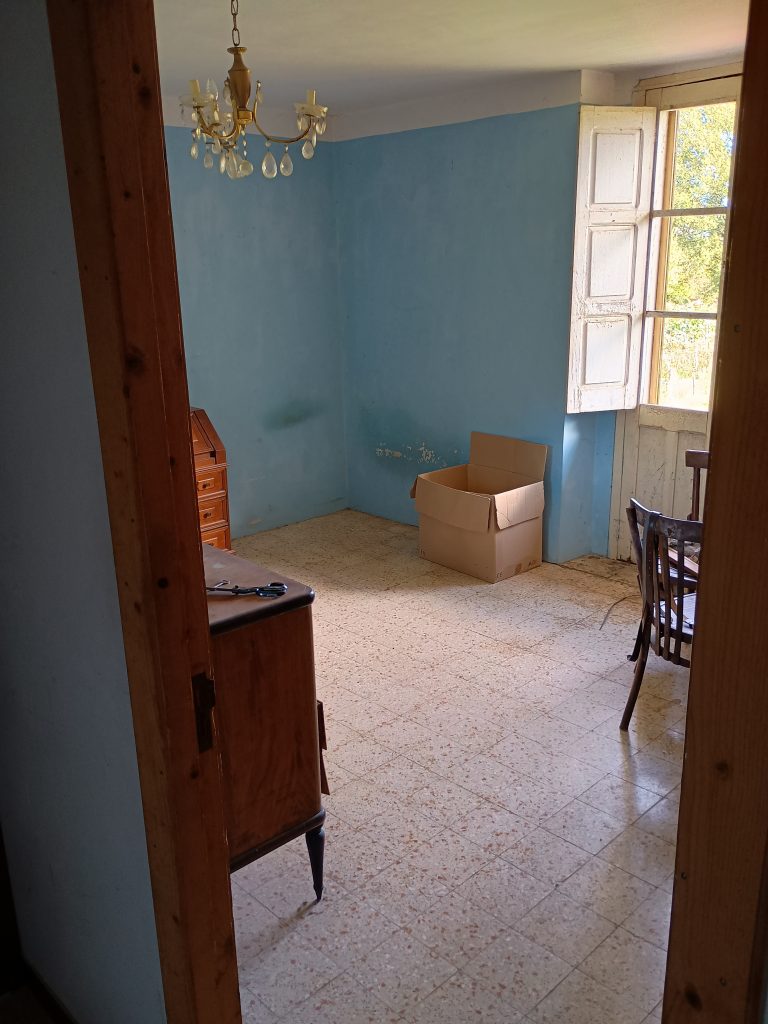 Casa indipendente con garage e terreno (c.da Lucarelli, 53)