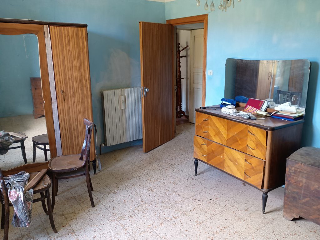 Casa indipendente con garage e terreno (c.da Lucarelli, 53)