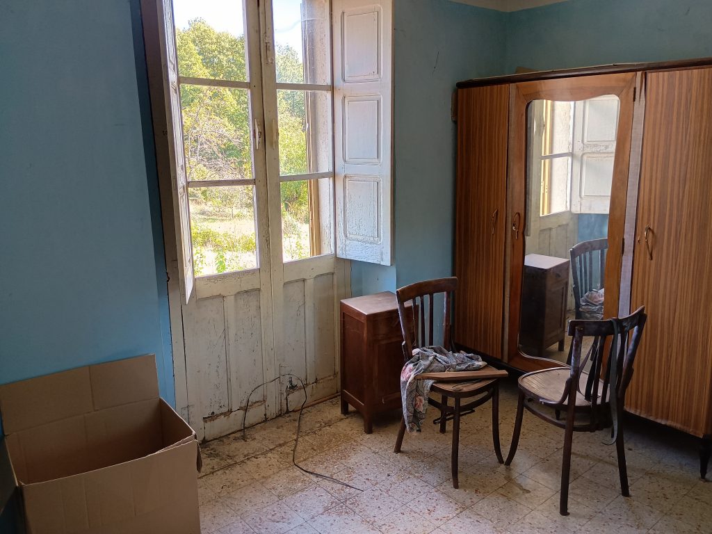 Casa indipendente con garage e terreno (c.da Lucarelli, 53)