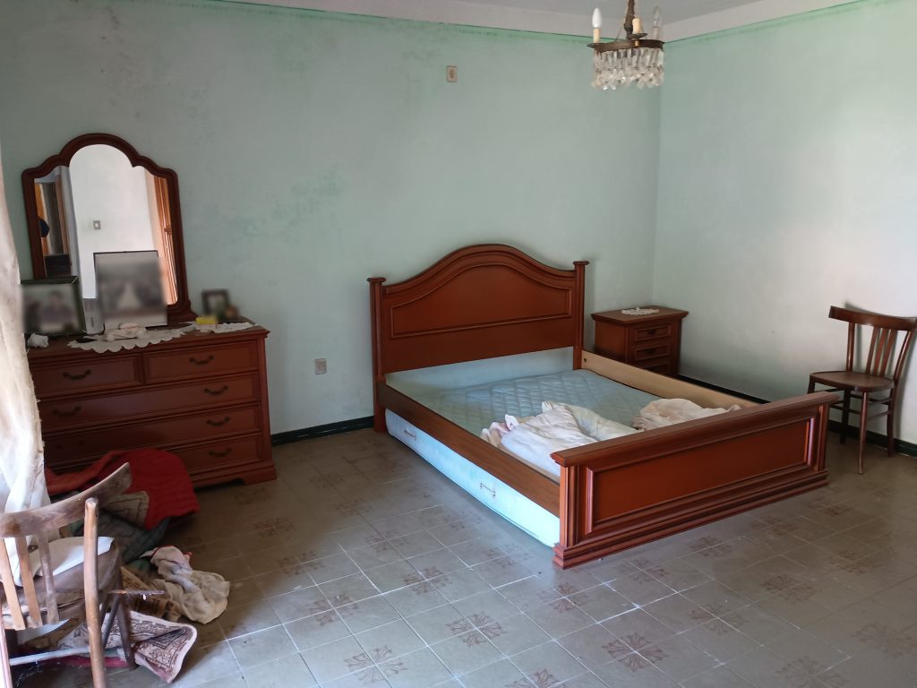 Casa indipendente con garage e terreno (c.da Lucarelli, 53)