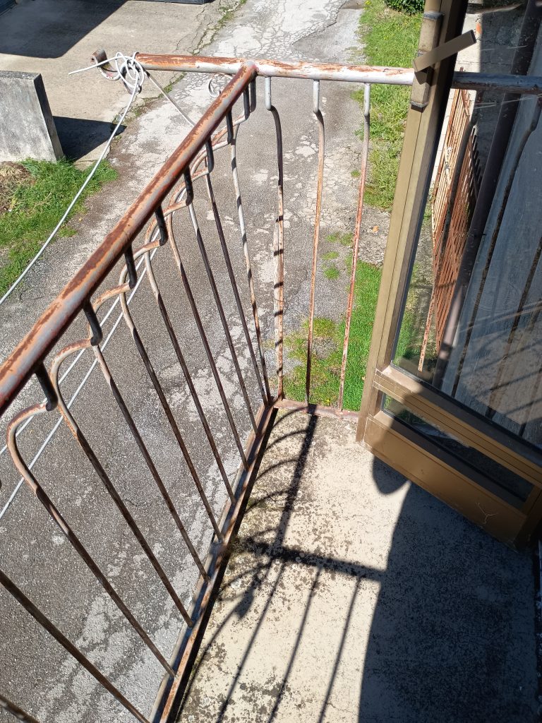 Casa indipendente con garage e terreno (c.da Lucarelli, 53)
