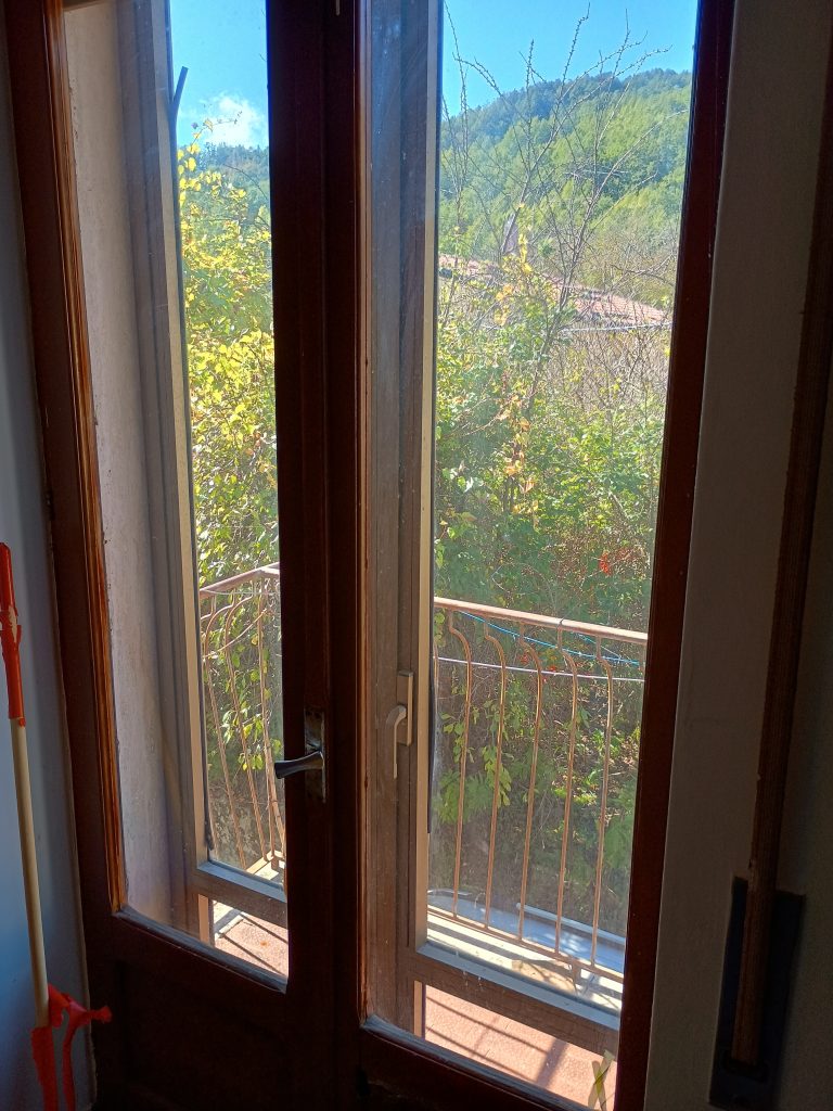 Casa indipendente con garage e terreno (c.da Lucarelli, 53)