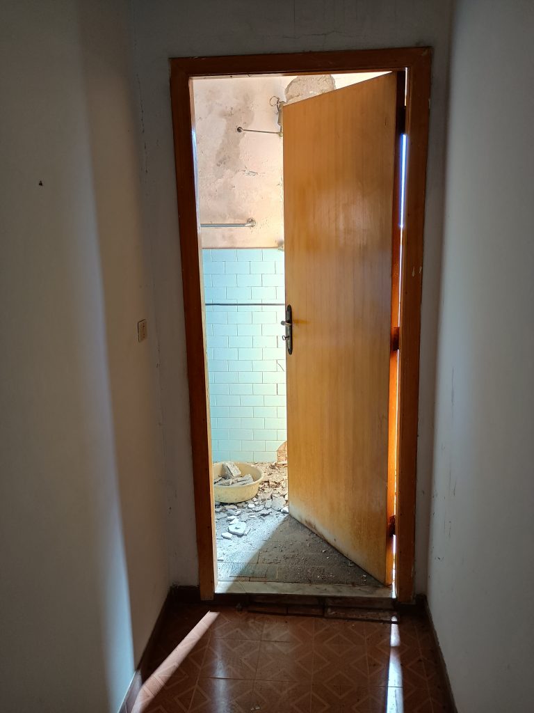 Casa indipendente con garage e terreno (c.da Lucarelli, 53)