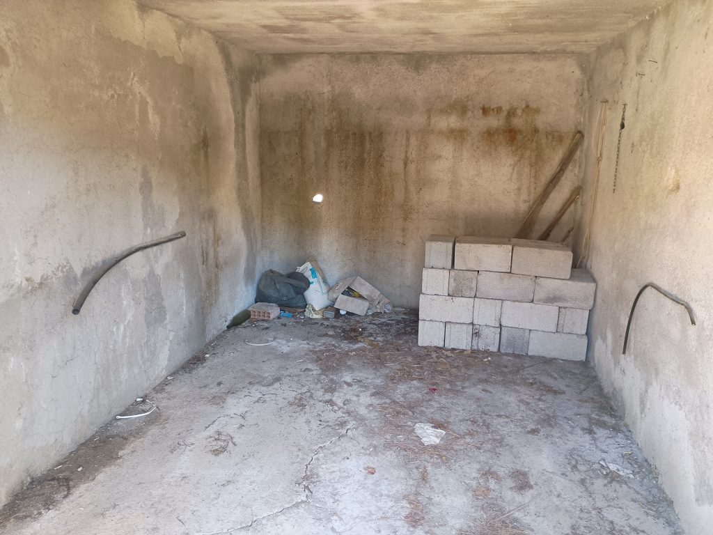 Casa indipendente con garage e terreno (c.da Lucarelli, 53)