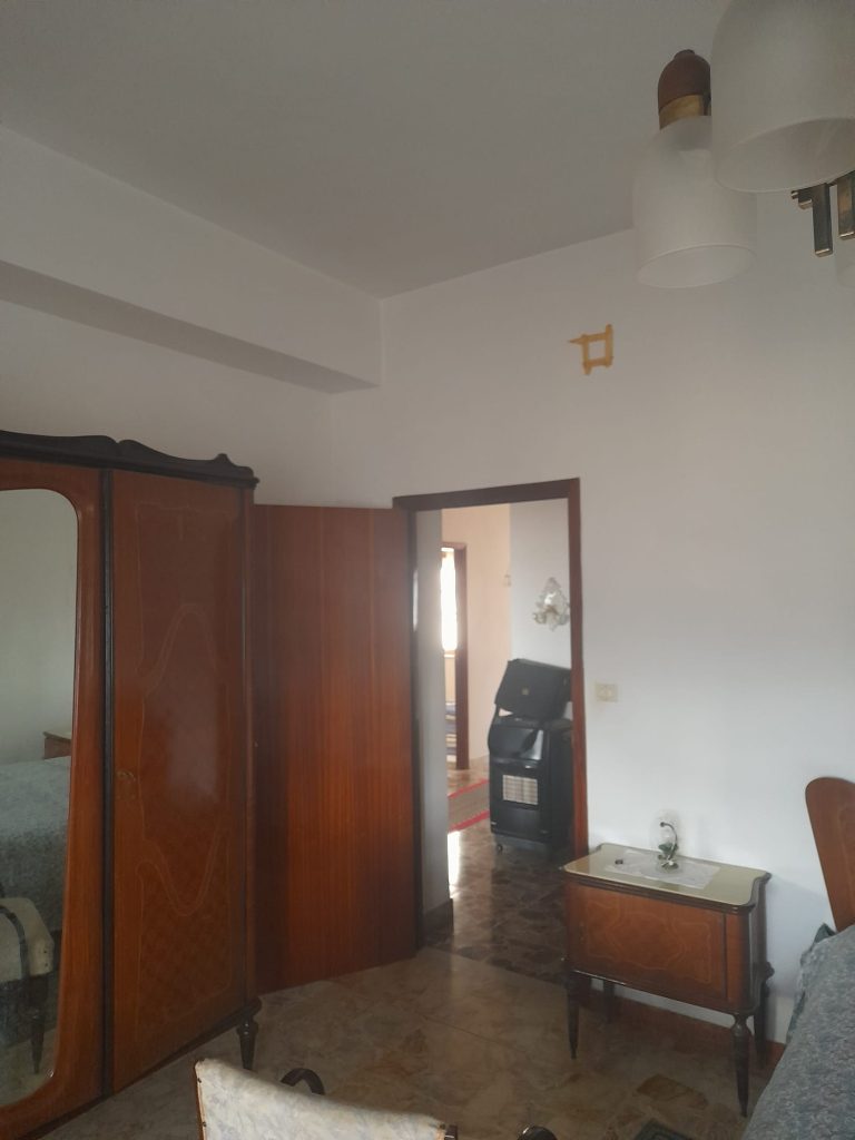 Casa indipendente con garage nel centro urbano (via Roma, 73)