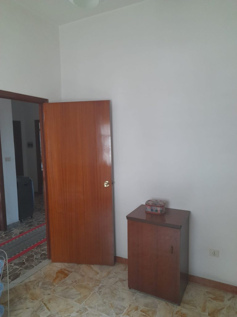 Casa indipendente con garage nel centro urbano (via Roma, 73)