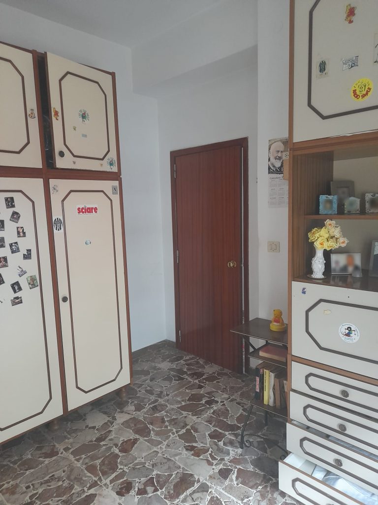 Casa indipendente con garage nel centro urbano (via Roma, 73)