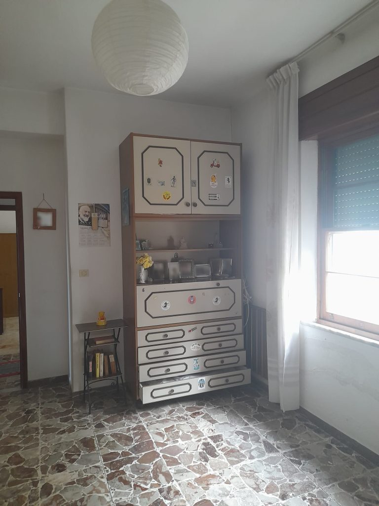 Casa indipendente con garage nel centro urbano (via Roma, 73)