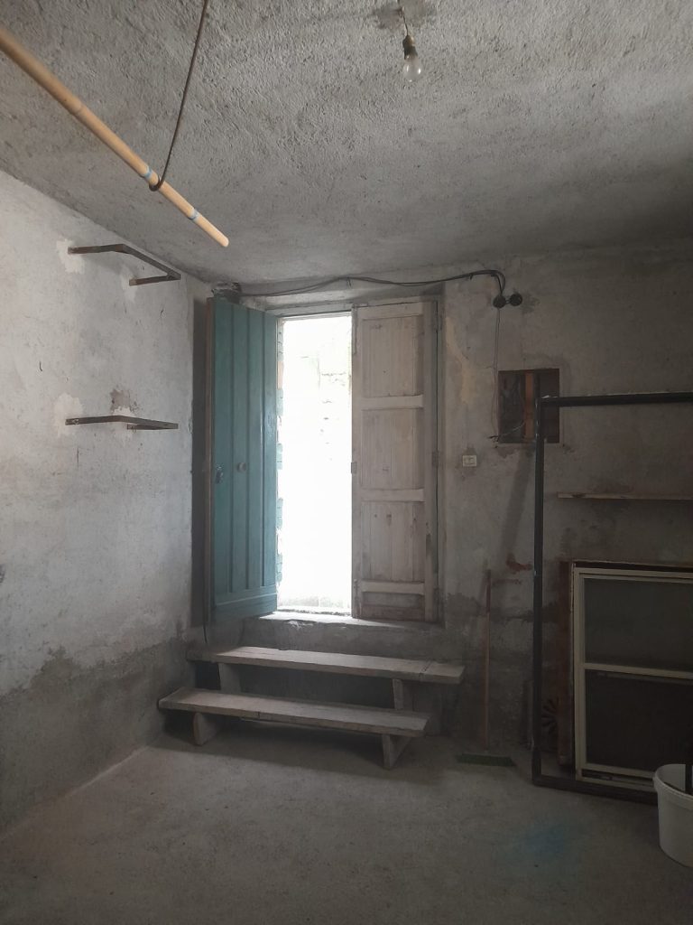 Casa indipendente con garage nel centro urbano (via Roma, 73)