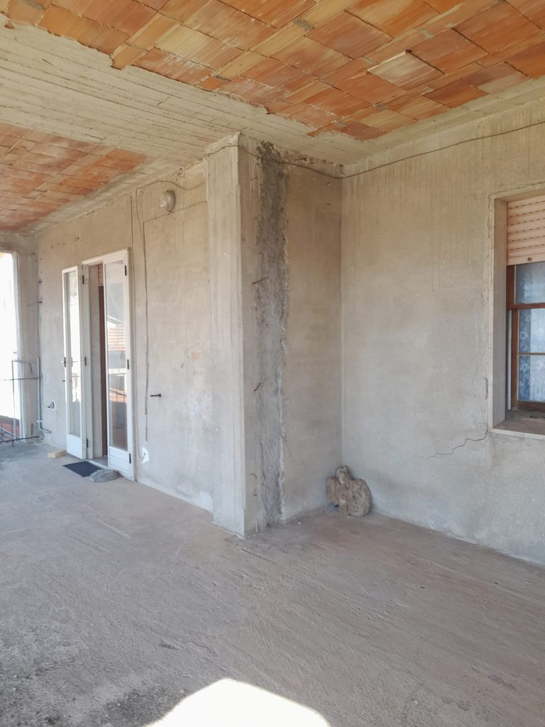 Casa indipendente con garage nel centro urbano (via Roma, 73)