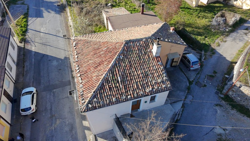 Casa indipendente con garage (c.da Iannazzo, 10)