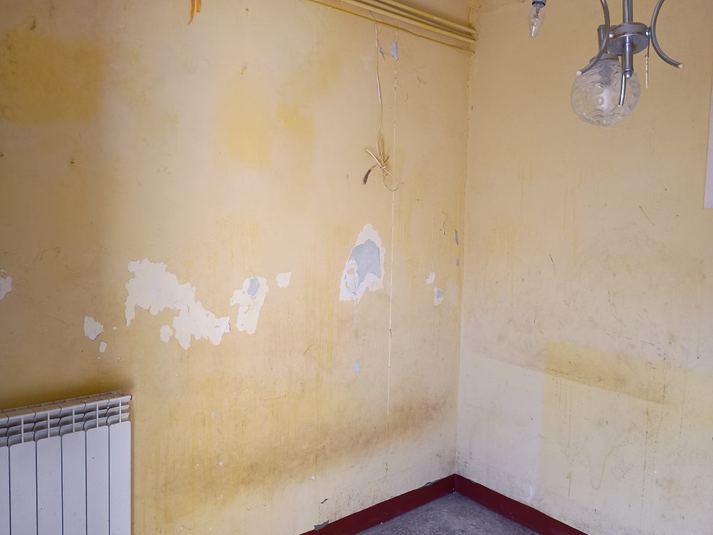 Casa indipendente nel centro urbano (via Foscolo, 16)