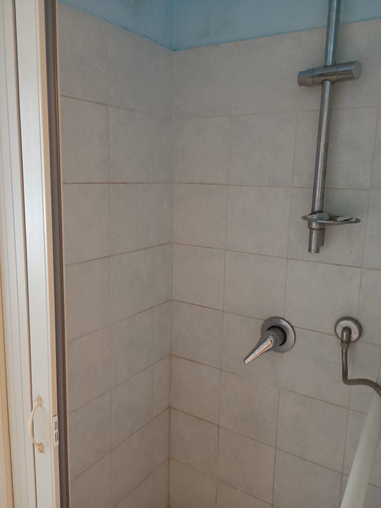 Casa indipendente nel centro urbano (via Foscolo, 16)