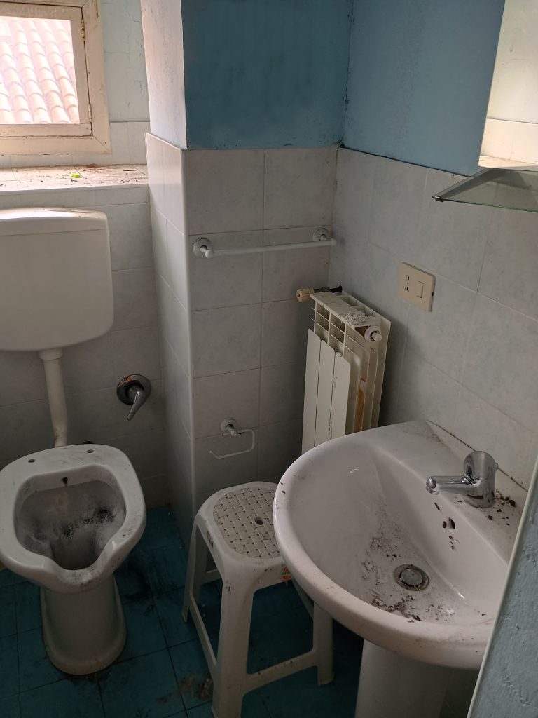 Casa indipendente nel centro urbano (via Foscolo, 16)