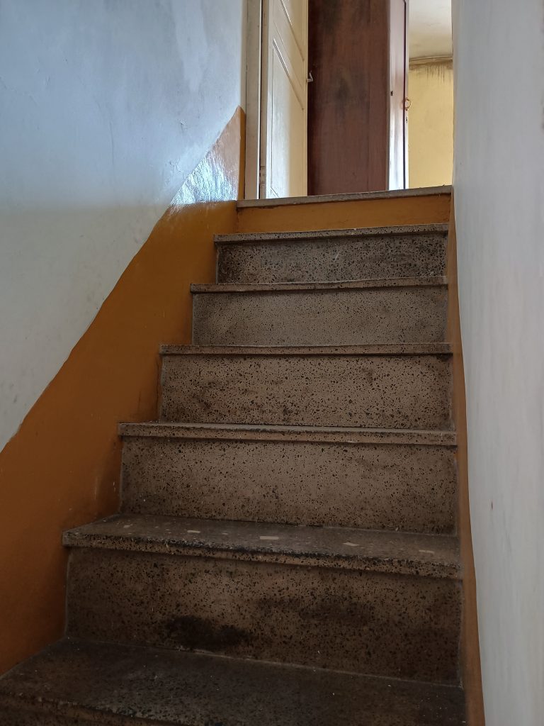 Casa indipendente nel centro urbano (via Foscolo, 16)