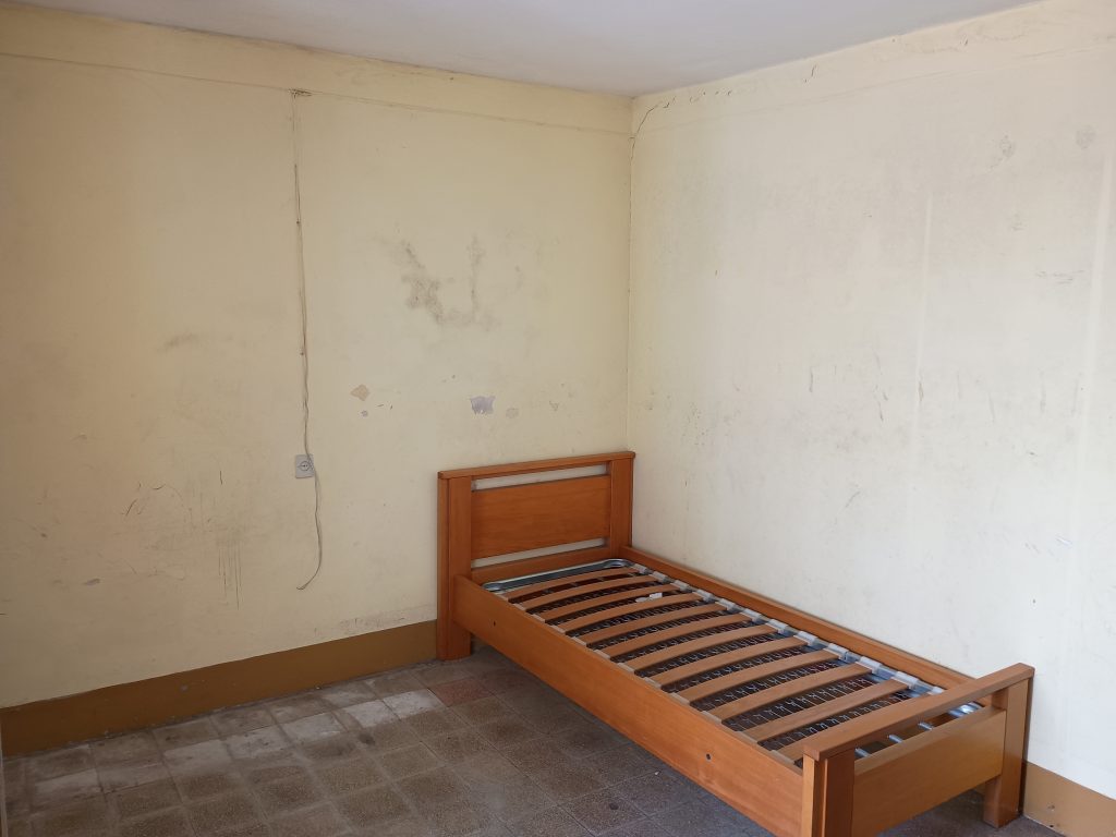 Casa indipendente nel centro urbano (via Foscolo, 16)