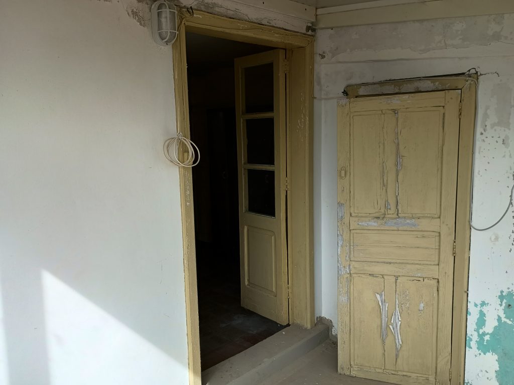 Casa indipendente nel centro urbano (via Foscolo, 16)
