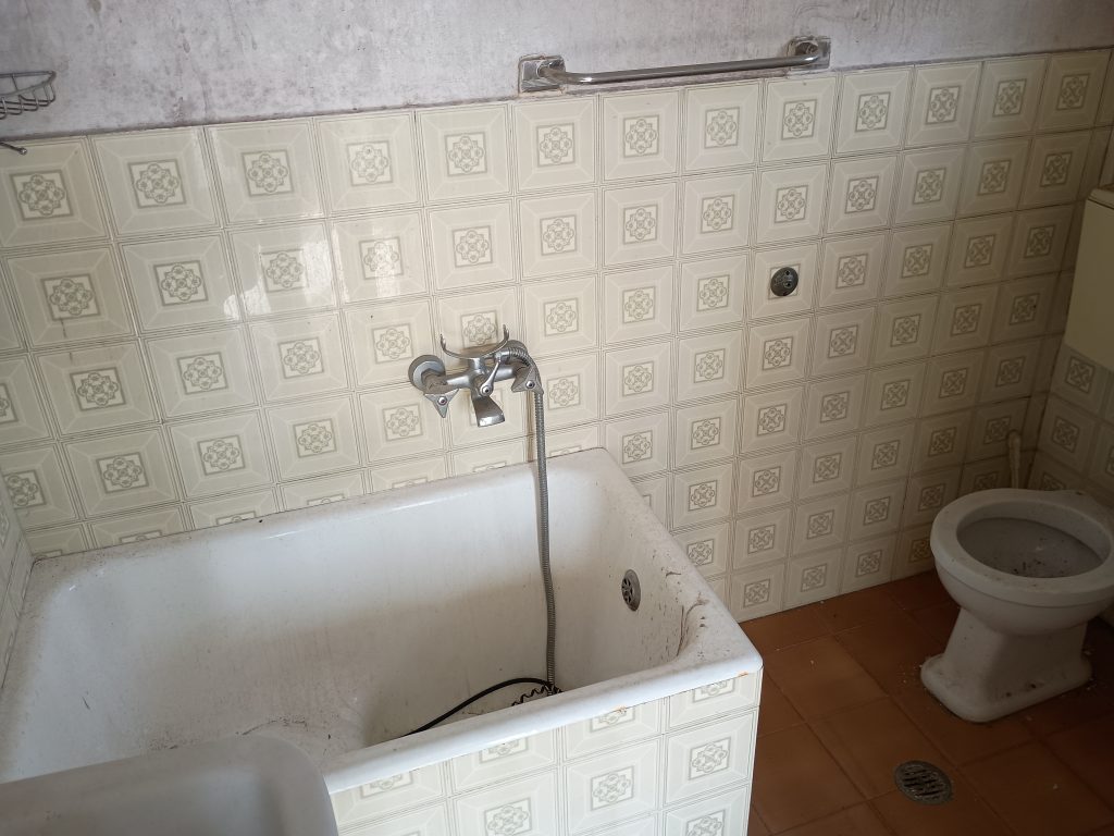 Casa indipendente nel centro urbano (via Foscolo, 16)