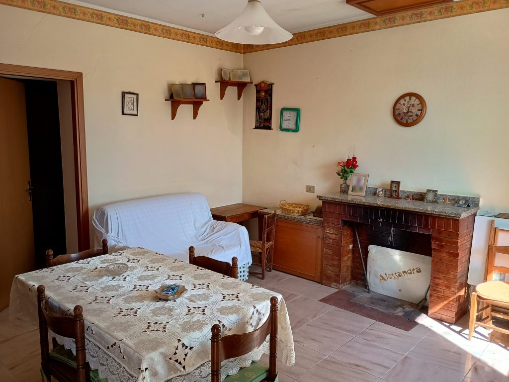 Detached house with land (c.da Piè d’Alpi, 14)