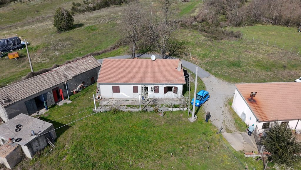 Detached house with land (c.da Piè d’Alpi, 14)