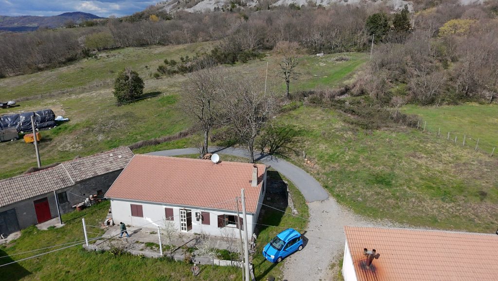 Detached house with land (c.da Piè d’Alpi, 14)