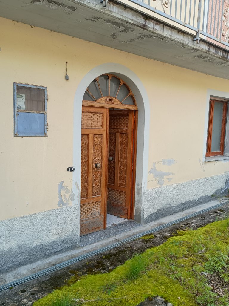 Casa indipendente in c.da Calda (via Pizzo Falcone, 10)