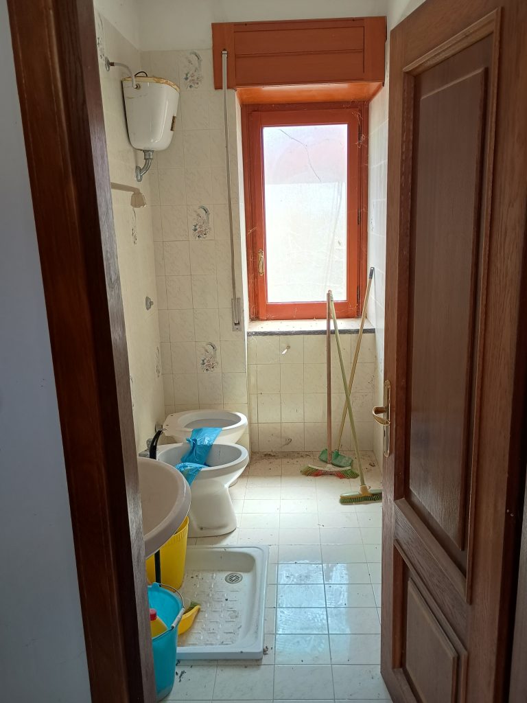 Casa indipendente in c.da Calda (via Pizzo Falcone, 10)